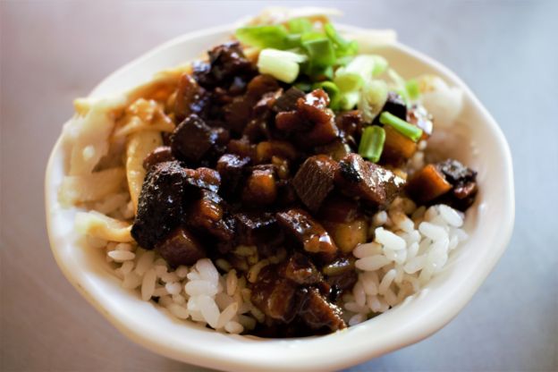 Tiritas fritti di maiale con riso