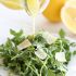 Insalata di rucola con vinaigrette al limone