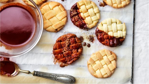 1. Biscotti intrecciati al cioccolato