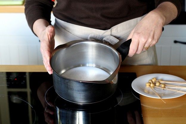 Preparare il caramello