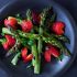 Asparagi con fragole e aceto balsamico