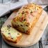 Come preparare un favoloso plumcake salato con prosciutto ed olive