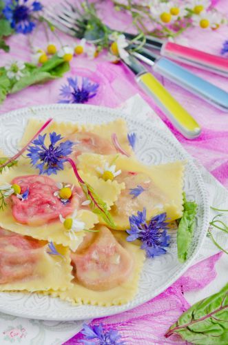 Ravioli rapa rossa e ricotta