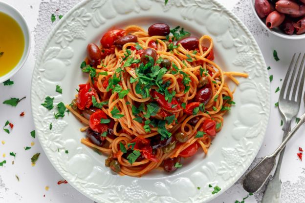 5. Spaghetti alla puttanesca di tonno