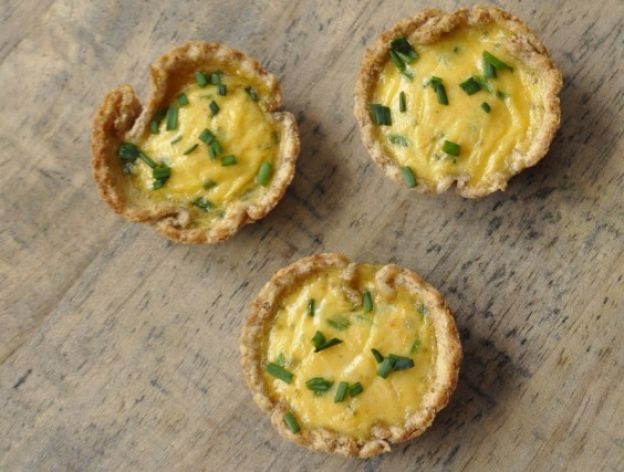 Mini quiches con formaggio di capra ed erba cipollina