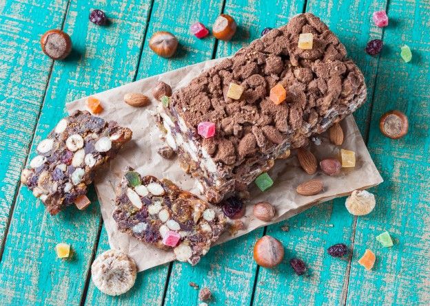 Plum cake alla frutta secca