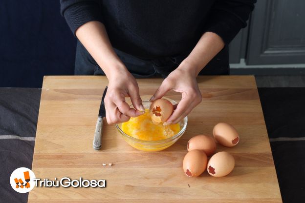Preparazione dei gusci d'uovo