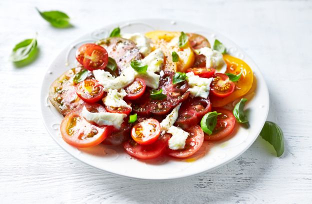 Insalata caprese arcobaleno