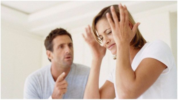 <strong>Evita ogni tipo di violenza</strong>