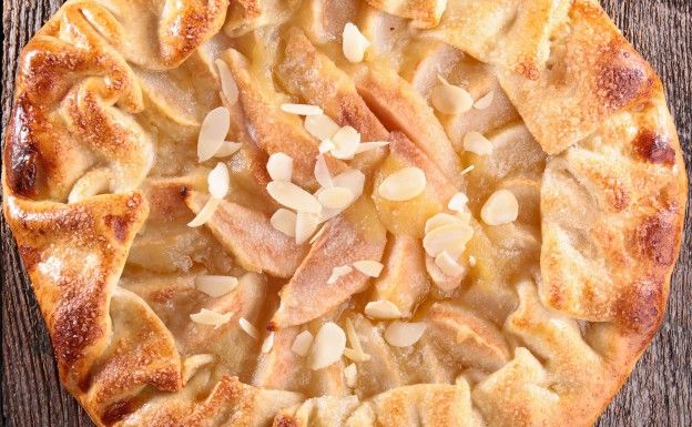 Crostata rustica alle pere e mandorle