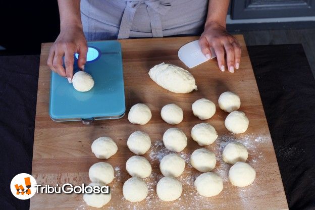 Formate delle palline di pasta