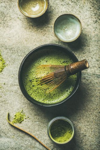 COME SERVIRE IL TÈ MATCHA