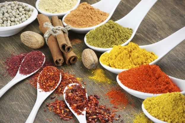 Curcuma per migliorare la digestione e contro l'artrite