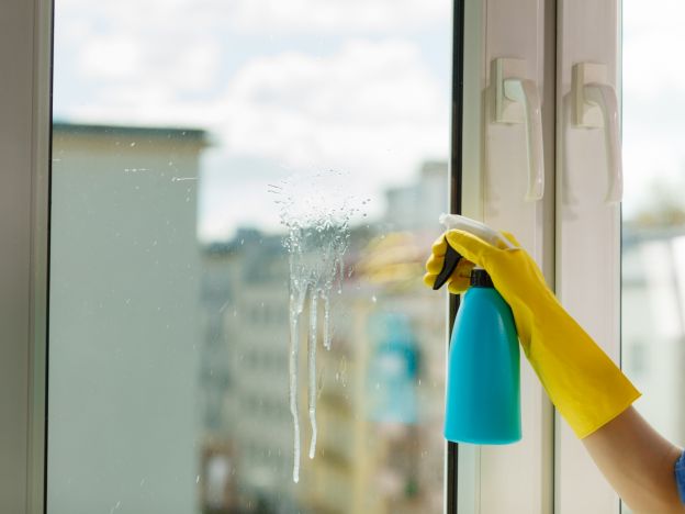 <strong>PULIRE LE FINESTRE</strong>