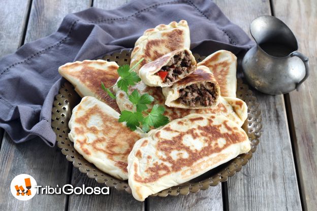 Calzoni al ragù orientale