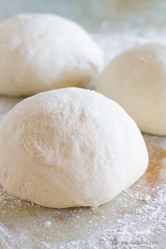 Gli ingredienti per 2 pizze