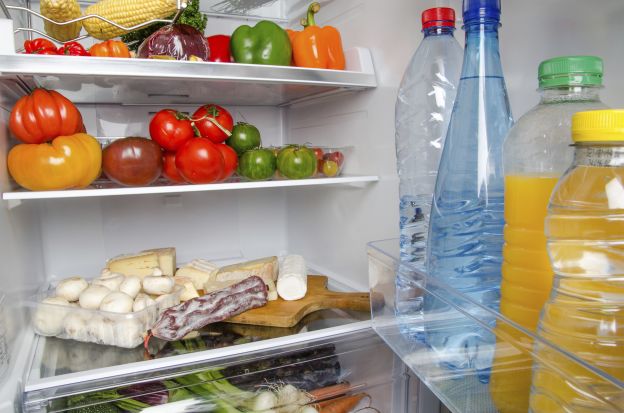 Mettere in ordine gli alimenti a seconda delle zone di freddo del frigo