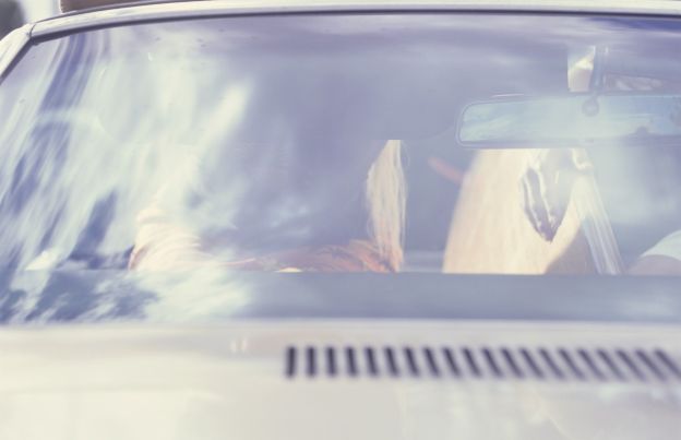 Lavare il parabrezza