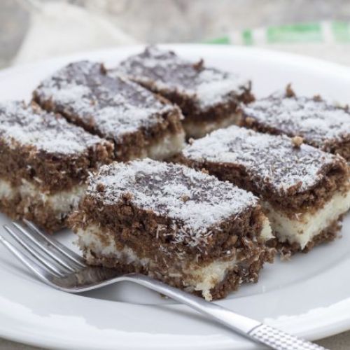 Quadrotti al cocco e cioccolato