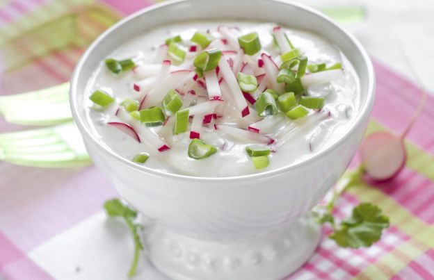 10 idee di ricette da fare con lo yogurt