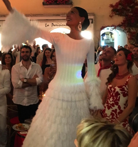 Il cambio d'abito per la festa