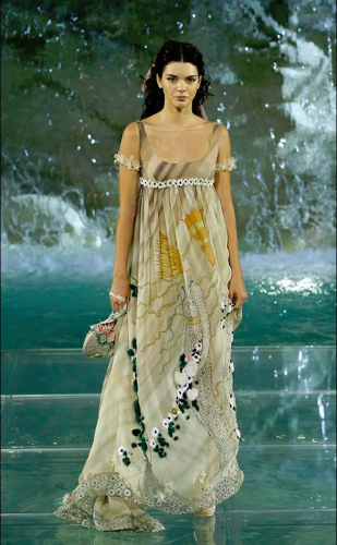 Kendall Jenner trasformista