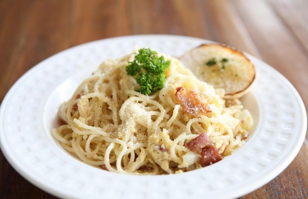 Spaghetti aglio olio e pangrattato