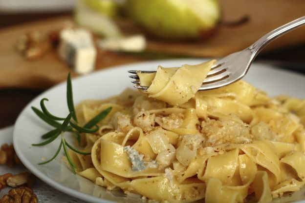 Pappardelle al gorgonzola, pere e noci
