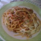 Pasta con il salmone e piselli