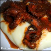 Polpi al sugo su vellutata leggera di patate