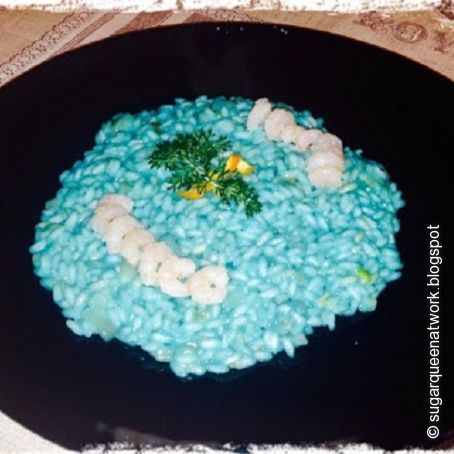 Risotto al blue curacao e gamberetti