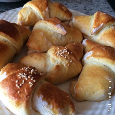 Cornetti salati di pasta brioche
