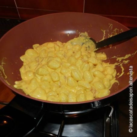 Gnocchetti Zafferano e Prosciutto