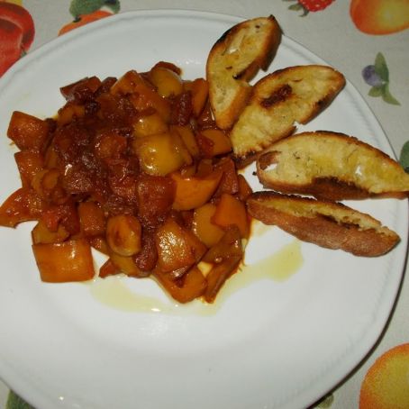 PEPERONATA CON CROSTINI DI PANE