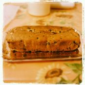 Plum cake con gocce di cioccolato.