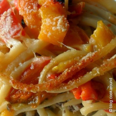 Bucatini al forno con peperoni