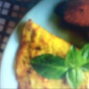 OMELETTE AL FORMAGGIO CON POMODORI E CIPOLLE ARROSTITI