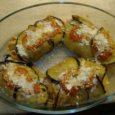 Involtini di melanzane con ripieno di pasta