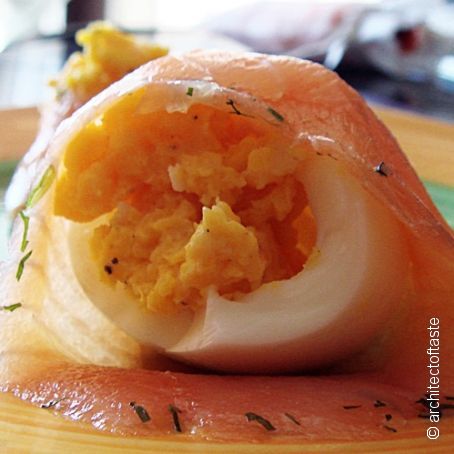 Uova al salmone affumicato con aneto