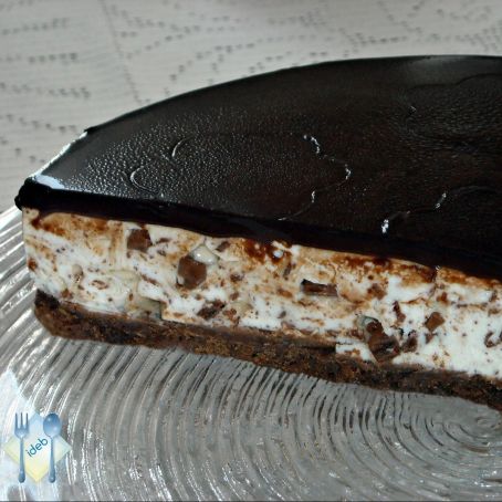 Cheesecake
alla stracciatella con glassa al cioccolato