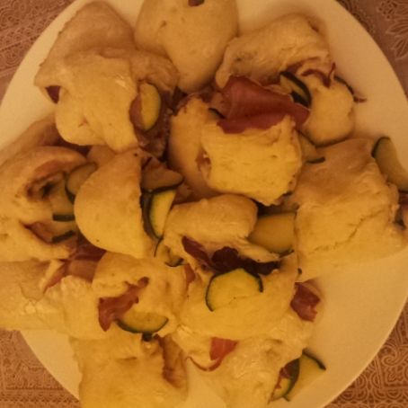 PANINO PIZZA ZUCCHINE E SPECK