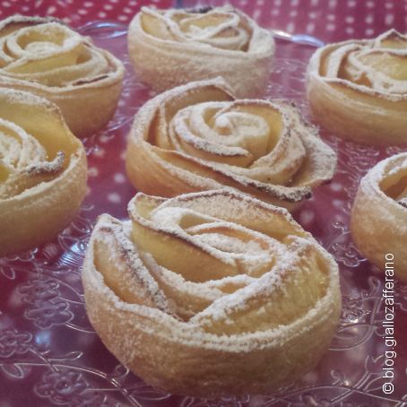 Roselline di sfoglia e mele