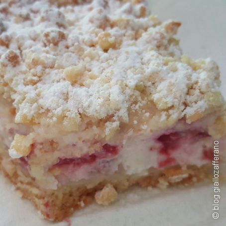 Sbrisolona ai frutti di bosco