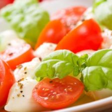 Insalata caprese tricolore
