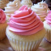 Cupcakes di San Valentino con frosting al formaggio spalmabile