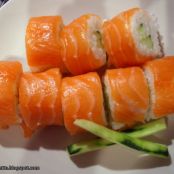 SUSHI AL SALMONE