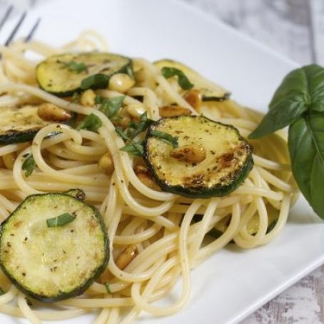 Spaghetti e zucchine a rondelle