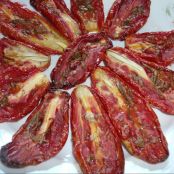 Pomodori secchi con capperi e origano