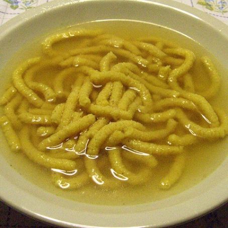 Pasta con il brodo di pesce