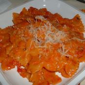 Farfalle in crema di peperoni